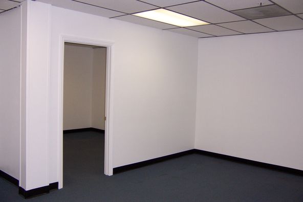 SEVERAL USE 2 ROOM OFFICE IN CENTRAL MISSION VALLEY